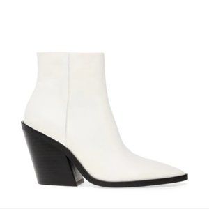 Steve Madden White Clarise Boots Booties 9 NWOB